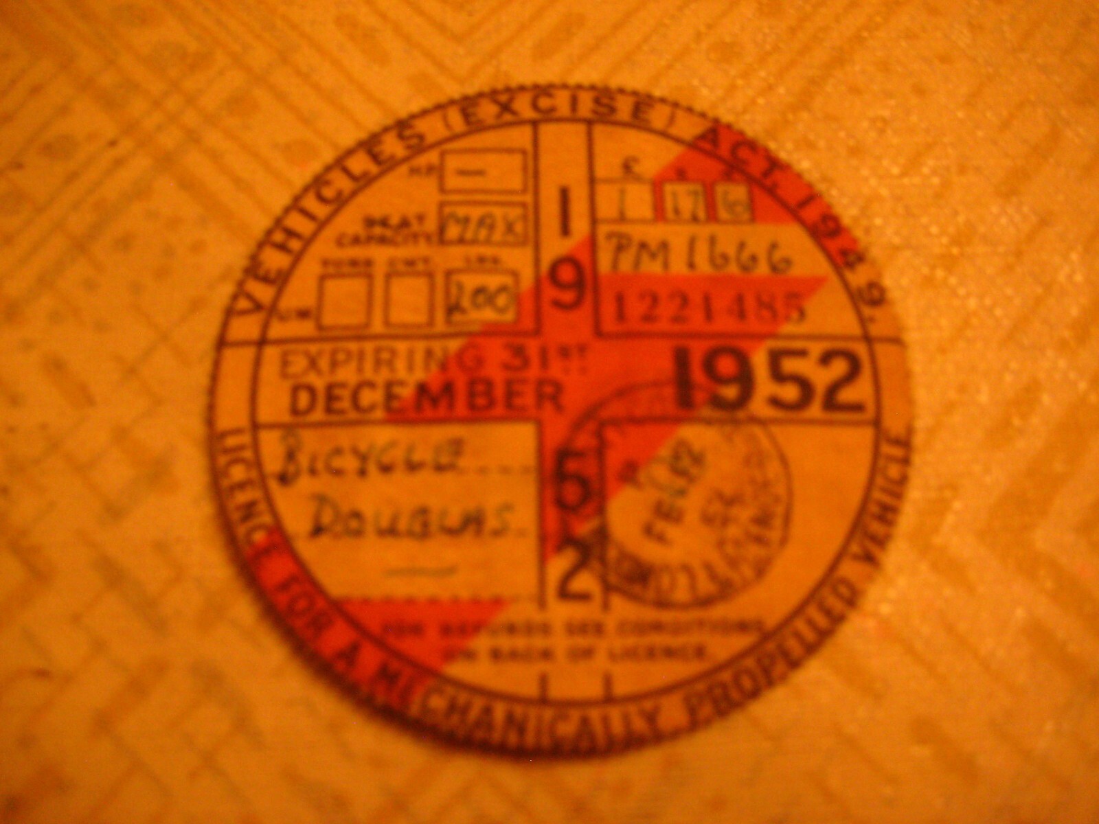 GREAT BRITAIN DOUGLAS MOTORCYCLE DEC 1952 PM 1666 RARE METAL TAX DISC