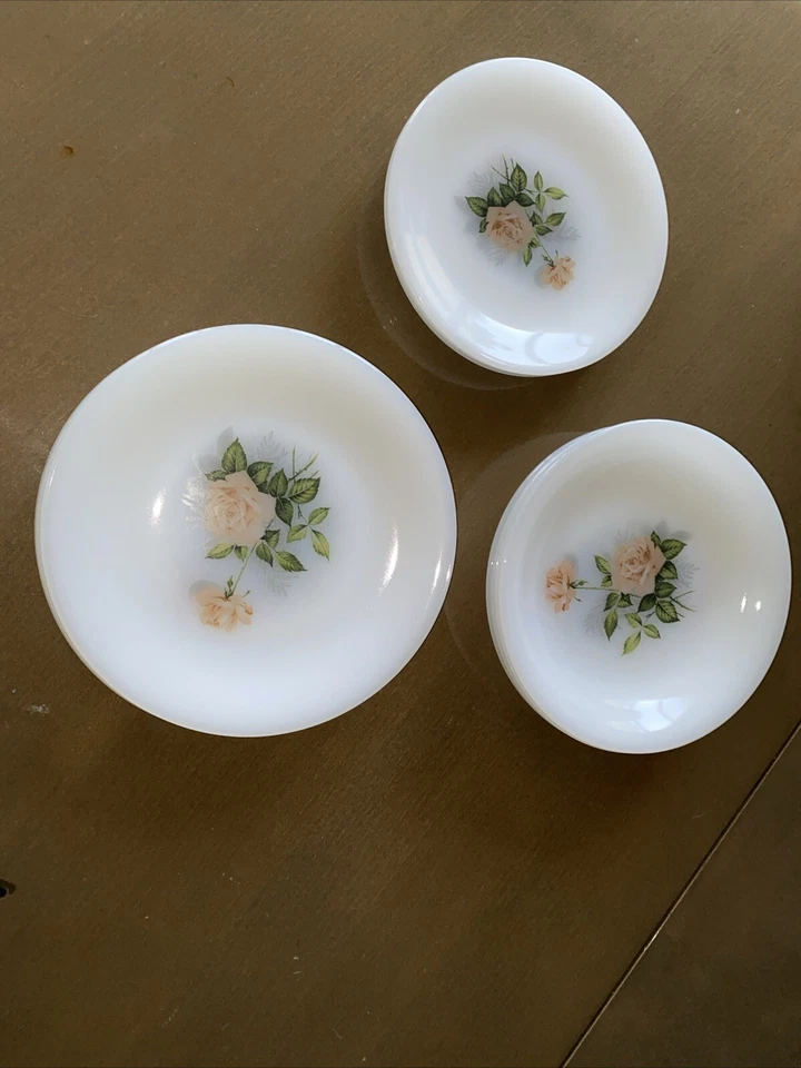 Lot De Jolies Assiettes Pyrex 1970 - Photo 2/3