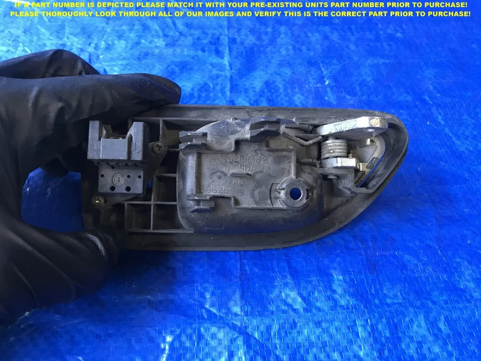 Manija interior derecha de la puerta del pasajero sedán Honda Accord 1994 1995 1997 fabricante de equipos originales  Foto 2 de 3