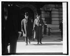 William Howard Taft & Justice Holmes at funeral of Mrs. Joseph McKenna,10/13/24