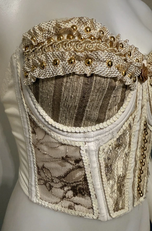 Espartilho vintage dourado enfeitado Bustier por Blondie - Imagem 2 de 4