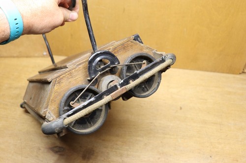 Vintage Antique Bissell's Grand Rapids Wood Carpet Sweeper - Picture 5 of 10