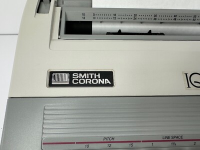Smith Corona XL 1900 Electronic Typewriter with Box Manual
