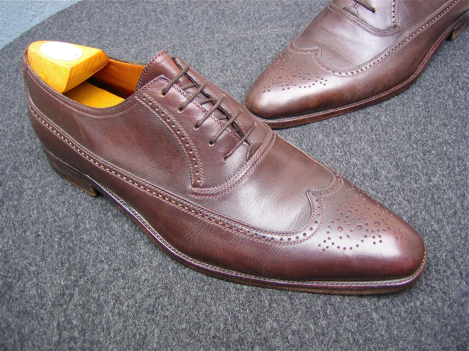TESTONI Full Brogue Oxfords 9 1/2 G (43 - 44) rahmengenäht made in Italy TESTONI Full Brogue Oxfords 9 1/2 G (43 - 44) rahmengenäht made in Italy