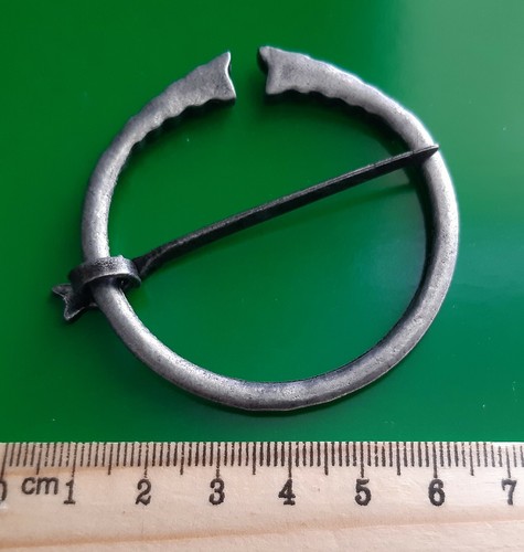 Viking Retro Brooch Penannular Shoulder Shawl Scarf Clasp Cloak Silver or Bronze - Picture 6 of 15