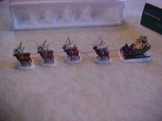 DEPT. 56 NORTH POLE SERIES SLEIGH AND 8 TINY REINDEER EUC IN ORIGINAL BOX