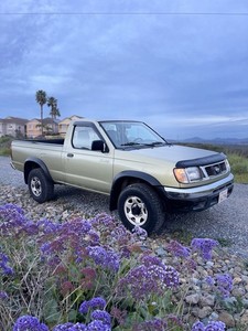 1998 Nissan Frontier XE