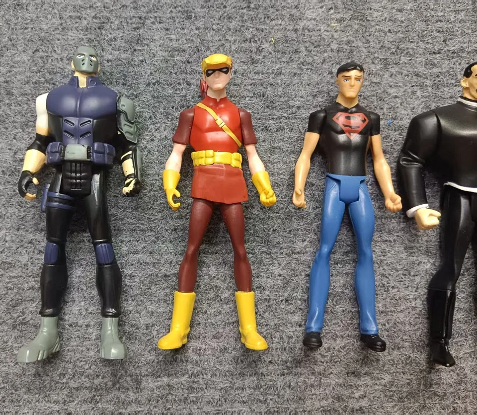 Lote 6 DC Comics Young Justice Superboy Nightwing Speedy Aqualad Sportsmaste 4.5" Foto 2 de 4