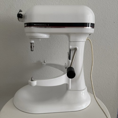 Kitchenaid Professional 6 Stand Mixer In Popular White Color FOR PARTS / REPAIR