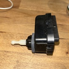 1003886 Ford Fiesta Mk4 And Courier Van Headlamp Adjustment Motor