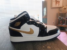 Nike Air Jordan 1 Mid SE Metallic Gold Black ...