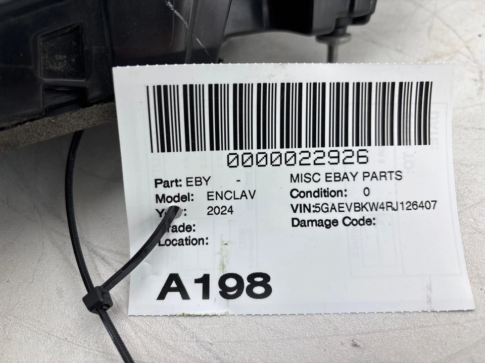 Conjunto de lámpara de luz trasera derecha Buick Enclave 2022-2024 OEM 84848279 Foto 3 de 4