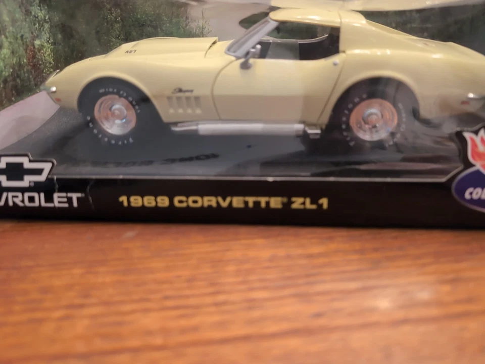 🦅🦅🦅HOTWHEELS  1969 Chevy Corvette Stingray ZL1 427 Coupe Yellow 1:18🦅🦅🦅 - Image 2 of 4