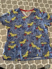 DC Comics Wonder Woman Scrub Top Size Medium With Pockets 100 cotton