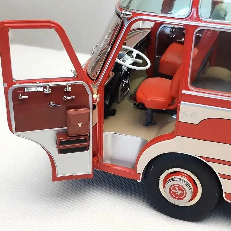 Schuco 1:18 Setra Realistic Alloy Bus Model - Image 2 of 4