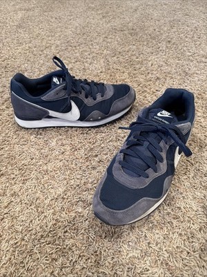 Nike Venture Runner Style #CK2944-400 Midnight Navy & White Men's Size 11