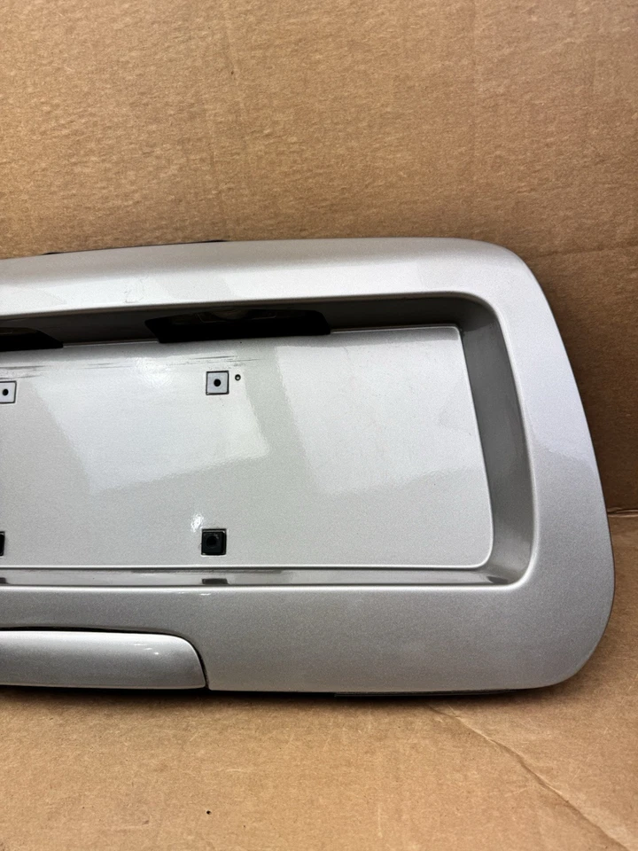 Задняя панель номерного знака багажника 2002-2009 Chevy TrailBlazer от оригинального производителя серая/серебристая *читайте - Изображение 4 из 4