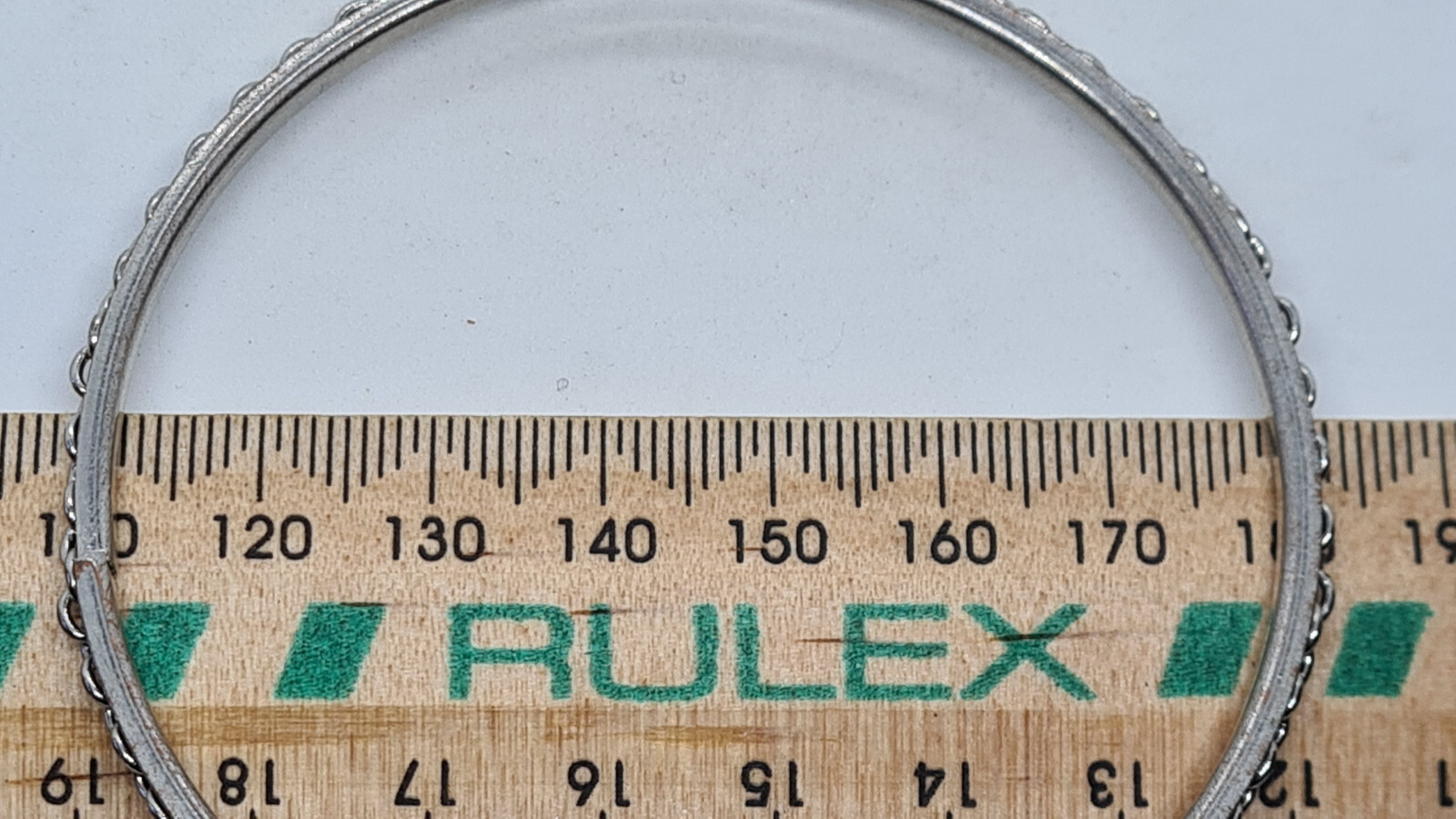 Vintage Embossed Chain Pattern Solid Bangle 7cm - image 6