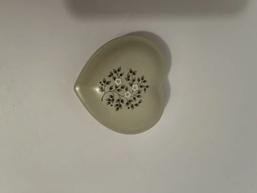 trinket box, pfaltzgraff, Heirloom Pattern Stoneware , heart shaped