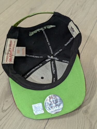NFL Seattle Seahawks Mitchell & Ness Hat SnapBack Vintage Collection Rainbow - Picture 3 of 5