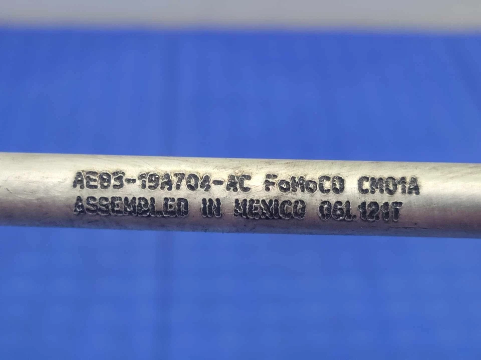 Manguera líquida aire acondicionado Ford Fiesta 2011-2013 original OEM BE8Z19835A Foto 4 de 4