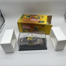 Jeff Gordon 24 Dupont Chromalusion 1998 Chevy Monte Carlo 1/24 Revell Diecast