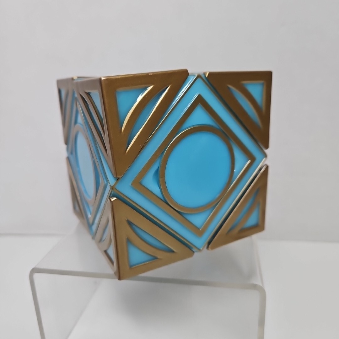 WDW スターウォーズ ジェダイホロクロン Holocron Amazon.com: Galaxy's Edge Star Wars Electronic Jedi Holocron