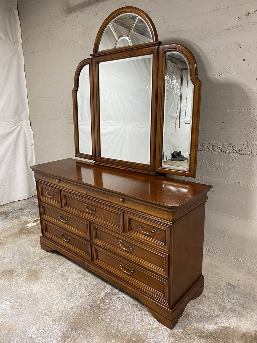 Lexington Furniture Chez Michelle Dresser with Mirror | eBay Lexington Furniture Chez Michelle Dresser with Mirror | eBay