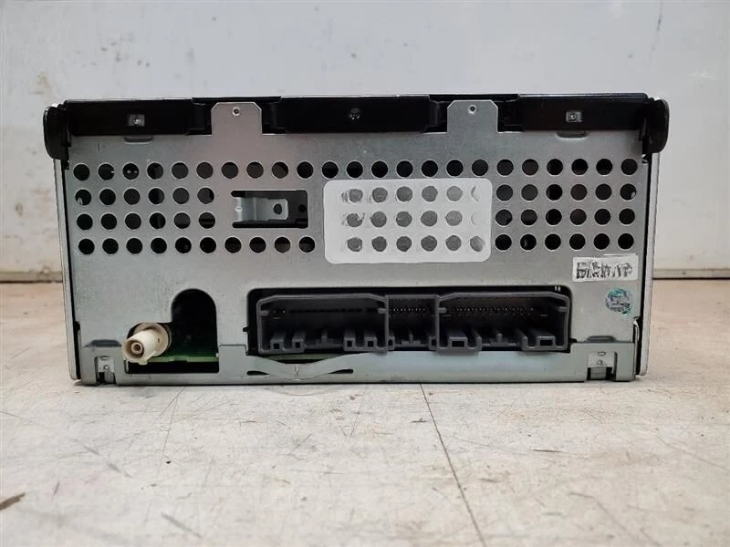 Оригинальный приемник аудио радиооборудования в классическом стиле для Jeep Patriot 2013-2017 годов выпуска - Изображение 2 из 4