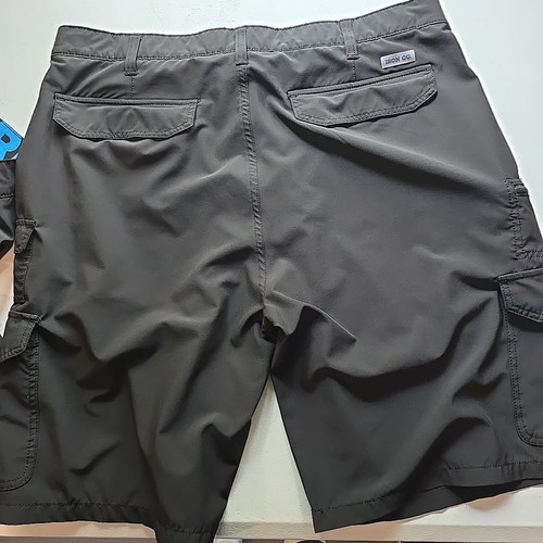 Lot Of 2 Iron Co Men's Black 4 Way Stretch Performance Hybrid Cargo Short Sz 40 - Picture 5 of 6