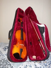 CECILLIO MENDINI MV400 4/4 VIOLIN WITH CASE AND BOW
