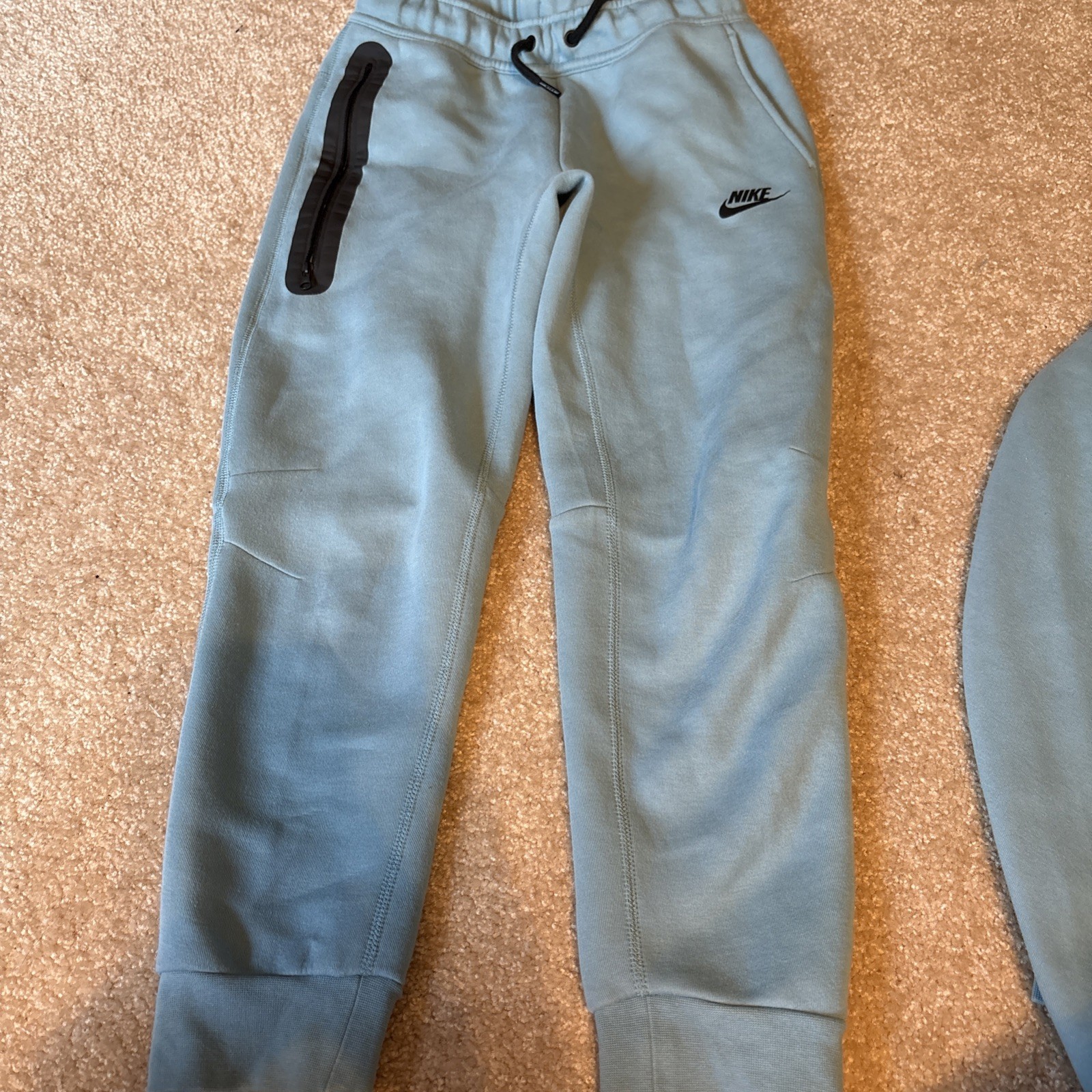 Picture 4 of 5