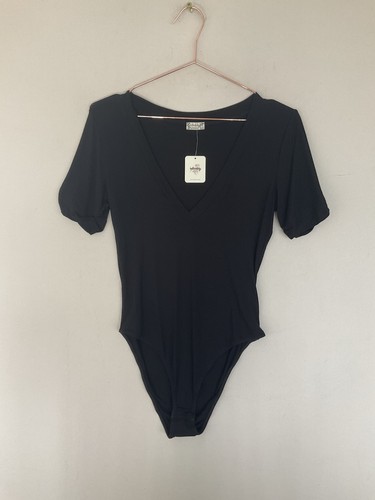 Free People Body schwarz V-Ausschnitt Größe S intim kurzarm