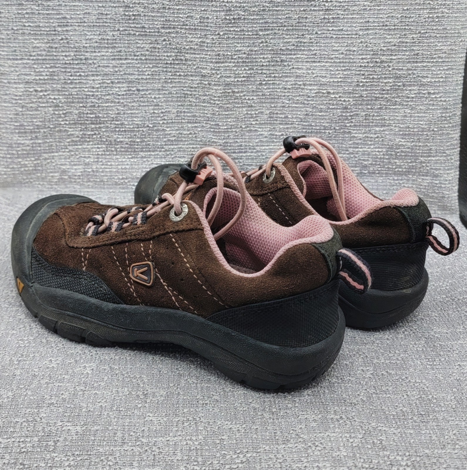 Scarpe casual da esterno Keen da bambino taglia 13 in pelle marrone con coulisse