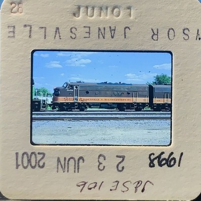 1998 Janesville & Southeastern Ry Train WSOR Janesville 35mm Color Slide