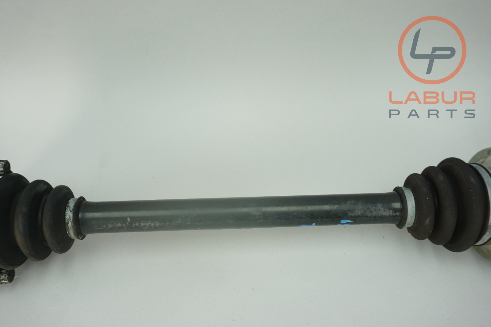 M139 05-07 Maserati Quattroporte Rear Right or Left Axle CV Half Shaft Z7053