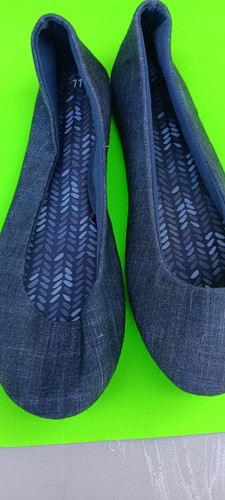 Time And True Size 11 Slide On Shoes