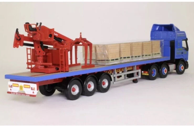 CORGI 1.50 R.T. Keedwell Renault Flatbed Trailer Crane 10 Brick Pallets CC12109 - Image 2 of 2