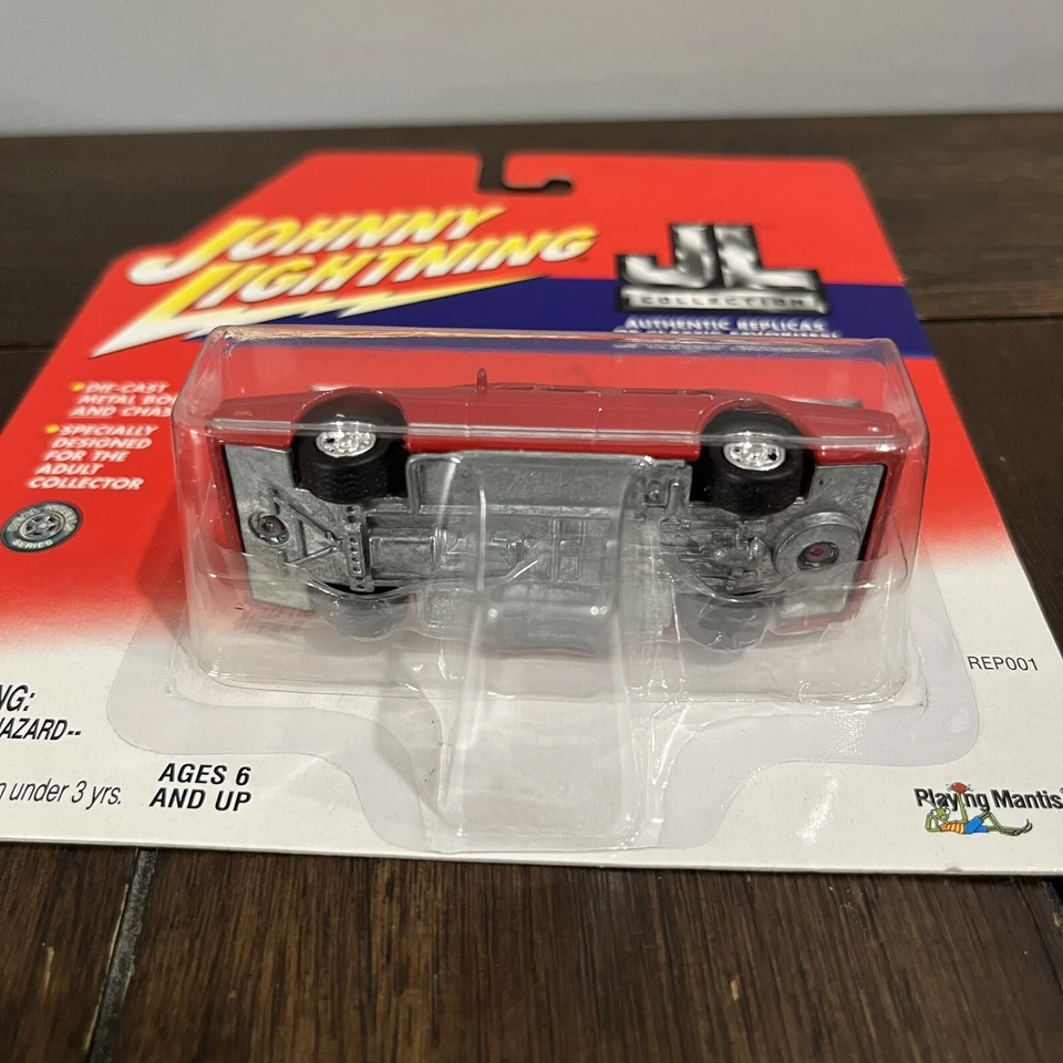 Johnny Lightning JL 系列 1983 年 Lagonda 红色压铸 1/64 — 第 4/4 张图片