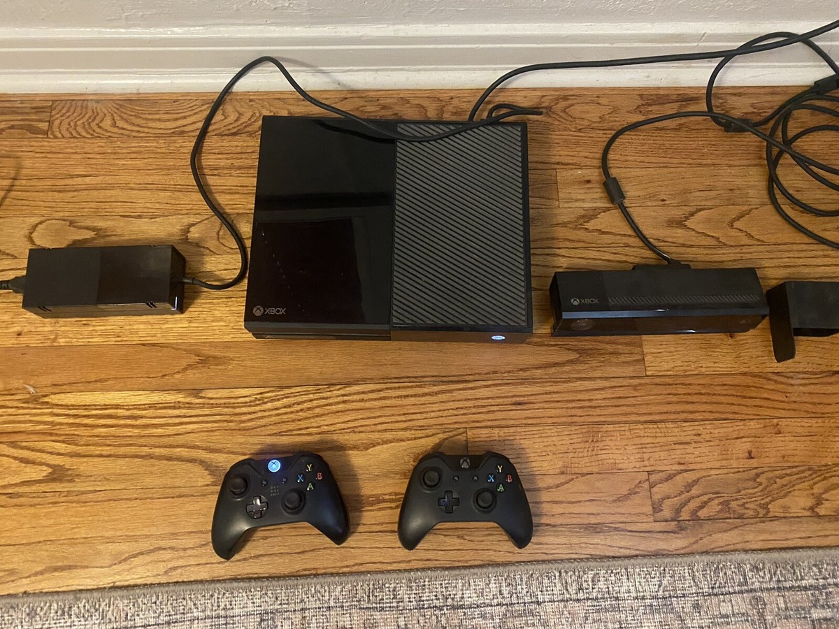 Microsoft - (本体)Xbox One + Kinect(Day One エディション)(6RZ-00030) 日本マイクロソフト Amazon.co.jp: Xbox One + Kinect (Day One エディション) (6RZ