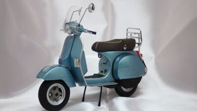 シュコー 1/10 ベスパ 150 PX 1978 (ブルーグレーメタリック) SCHUCO 1/10 VESPA PX125 70YEARS special edition metallic