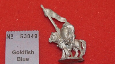 Metallfigur unbekannter Marke berittener Zwerg ? Ritter gepanzert auf Pony Pferd 25mm ?