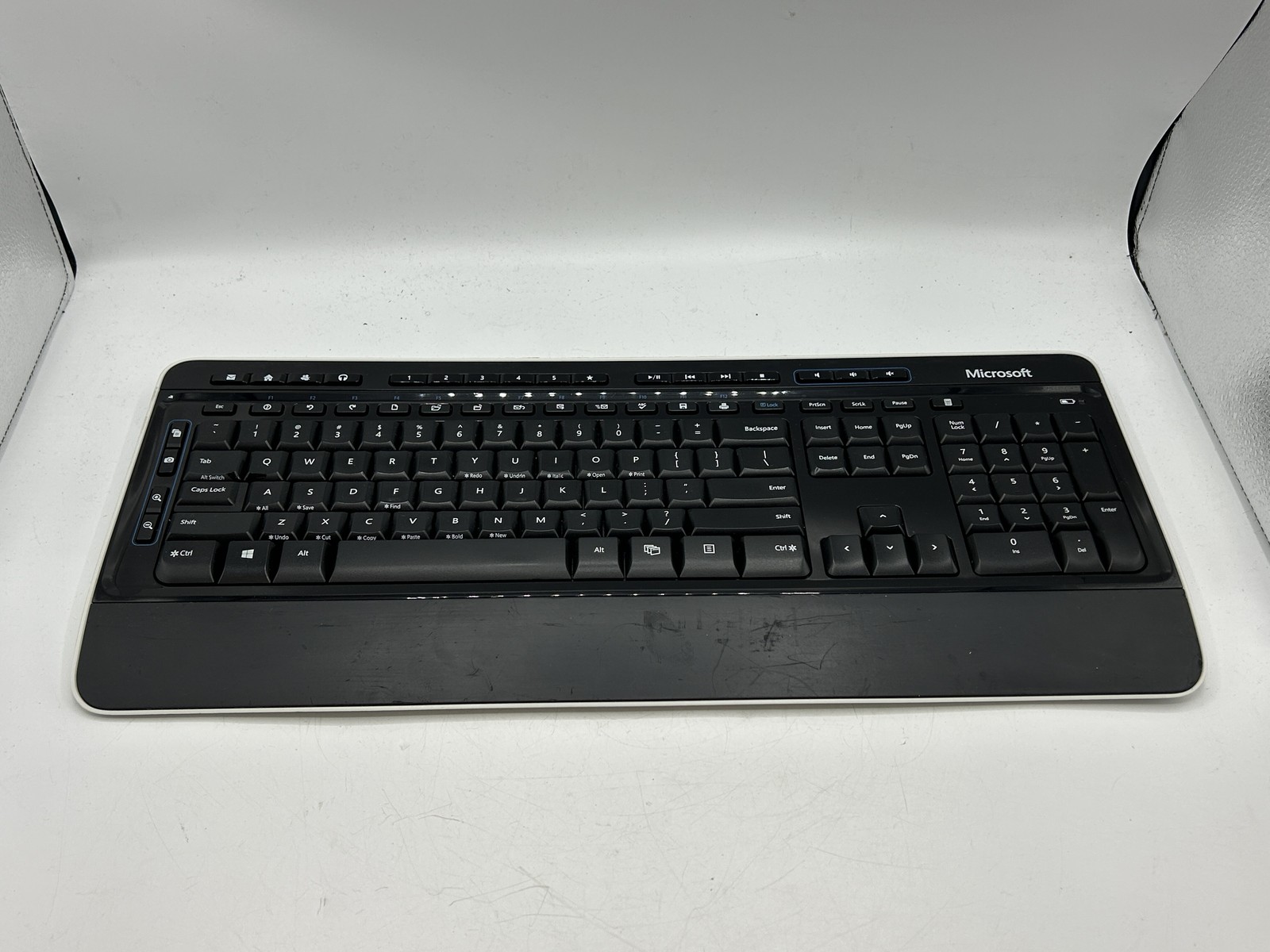 Microsoft Wireless Keyboard 3050 NO USB Receiver &ndash; Black &ndash; FREE S/H