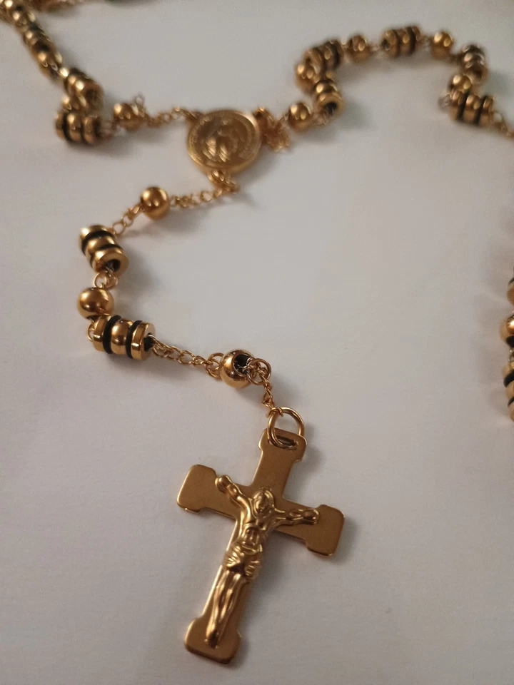 Collar Rosario Cruz Acero Inoxidable Chapado en Oro Negro Silicona 5mm Cadena Grande Foto 4 de 4