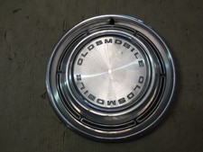 1968 68 Oldsmobile F85 Cutlass Hubcap Rim Wheel Cover Hub Cap 14 Oe Used 4007 1968 68 Oldsmobile F85 Cutlass Hubcap Rim Wheel Cover Hub Cap 14 Oe Used 4007