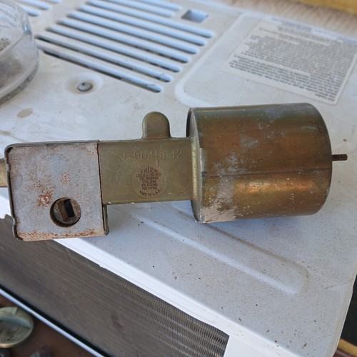 1968 CadillacTrico Vacuum Trunk Lock No.P-90451-12 For Parts/repair - Picture 2 of 3