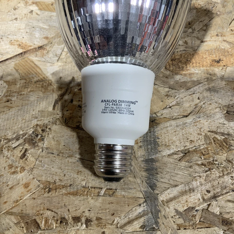 3 Pack 14 Watt CFL Par 30 Neptun 2850 Kelvin Warm Color Long Life Indoor/Outdoor - Image 3 of 3