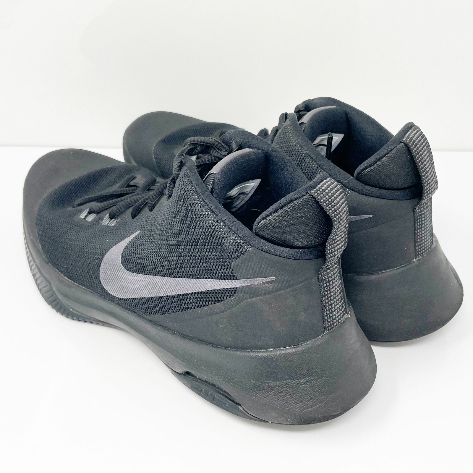 nike air versatile nbk