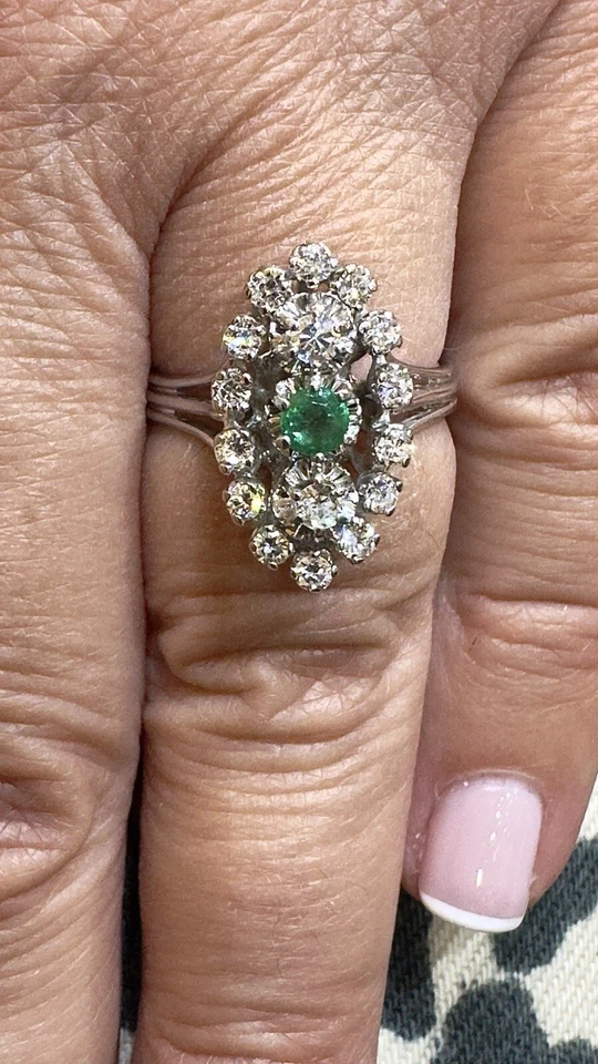 Joya Antigua Anillo Marquesa Oro 18 Quilates Diamantes Y Esmeralda T54 Ajustable - Imagen 2 de 4