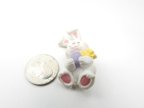 Signed Hallmark Cds White Pink Resin Easter Bunny Brooch Vintage - Picture 3 of 4